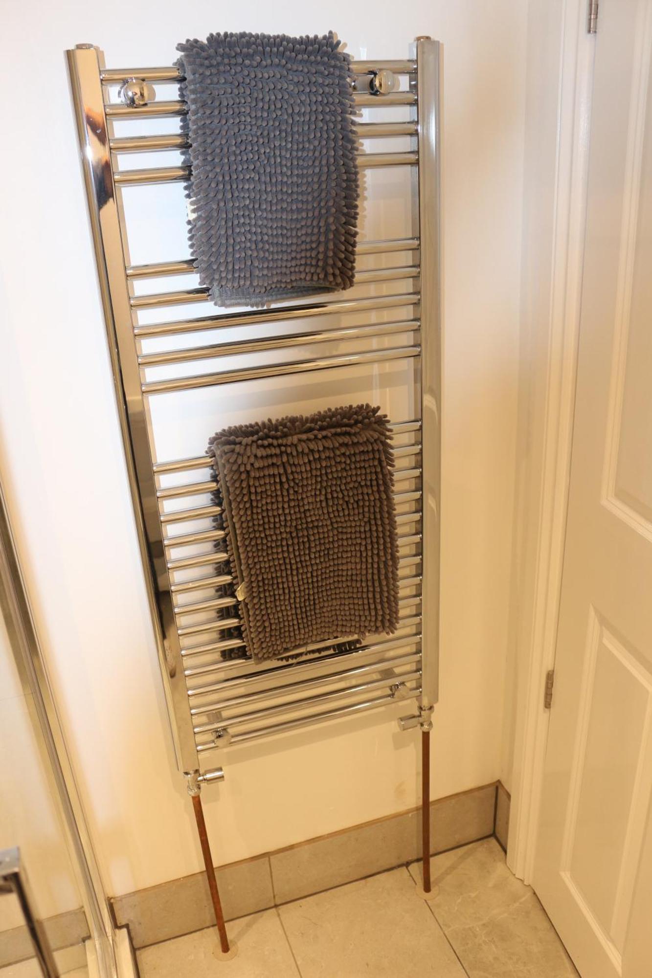 Self Contained, Double Bed Studio, Private Kitchen, Private Bath, Walking Distance To Harry Potter Watford  Exterior photo
